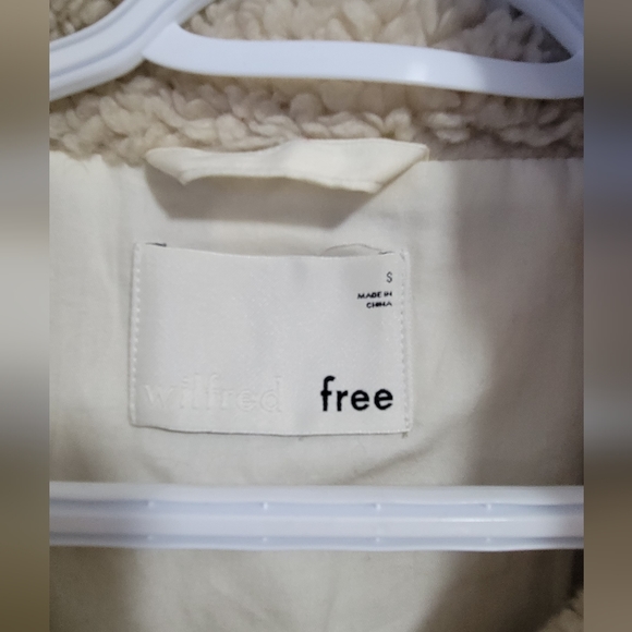 Oversized Aritzia Teddy Jacket - Picture 8 of 11